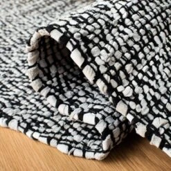 Racheal Geometric Accent Rug - Safavieh -Safavieh Sales Store GUEST 1d9e9adb 82f2 40ec 9121 0ddeb25f1d37