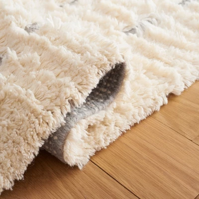 Casablanca CSB705 Hand Woven Area Rug - Safavieh 6 Casablanca CSB705 Hand Woven Area Rug - Safavieh - Image 4