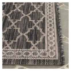 Brielle Outdoor Rug - Black / Beige - Safavieh