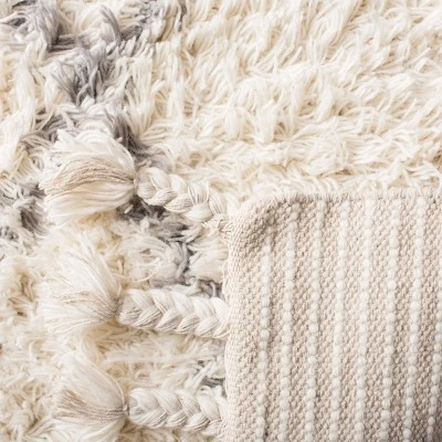 Casablanca CSB951 Hand Tufted Area Rug - Safavieh 7 Casablanca CSB951 Hand Tufted Area Rug - Safavieh - Image 5