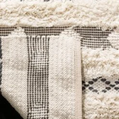 Ashlee Geometric Design Woven Rug - Safavieh -Safavieh Sales Store GUEST dfae655e b7d3 49ee b1ee 6266f98ee119